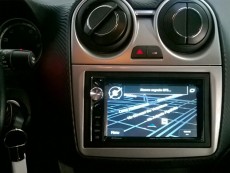 Navigatore satellitare con retrocamera
